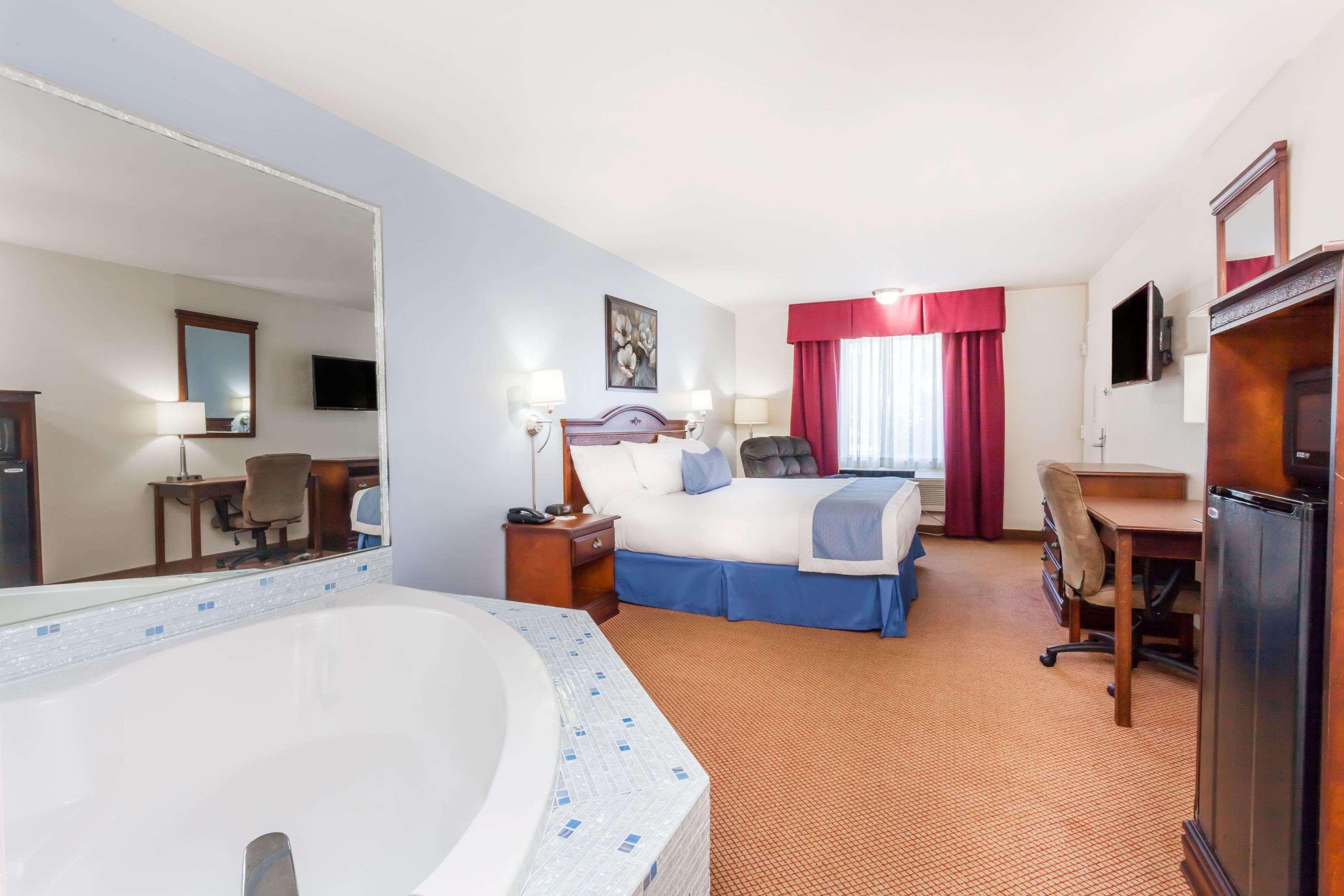 Days Inn By Wyndham Hampton Εξωτερικό φωτογραφία